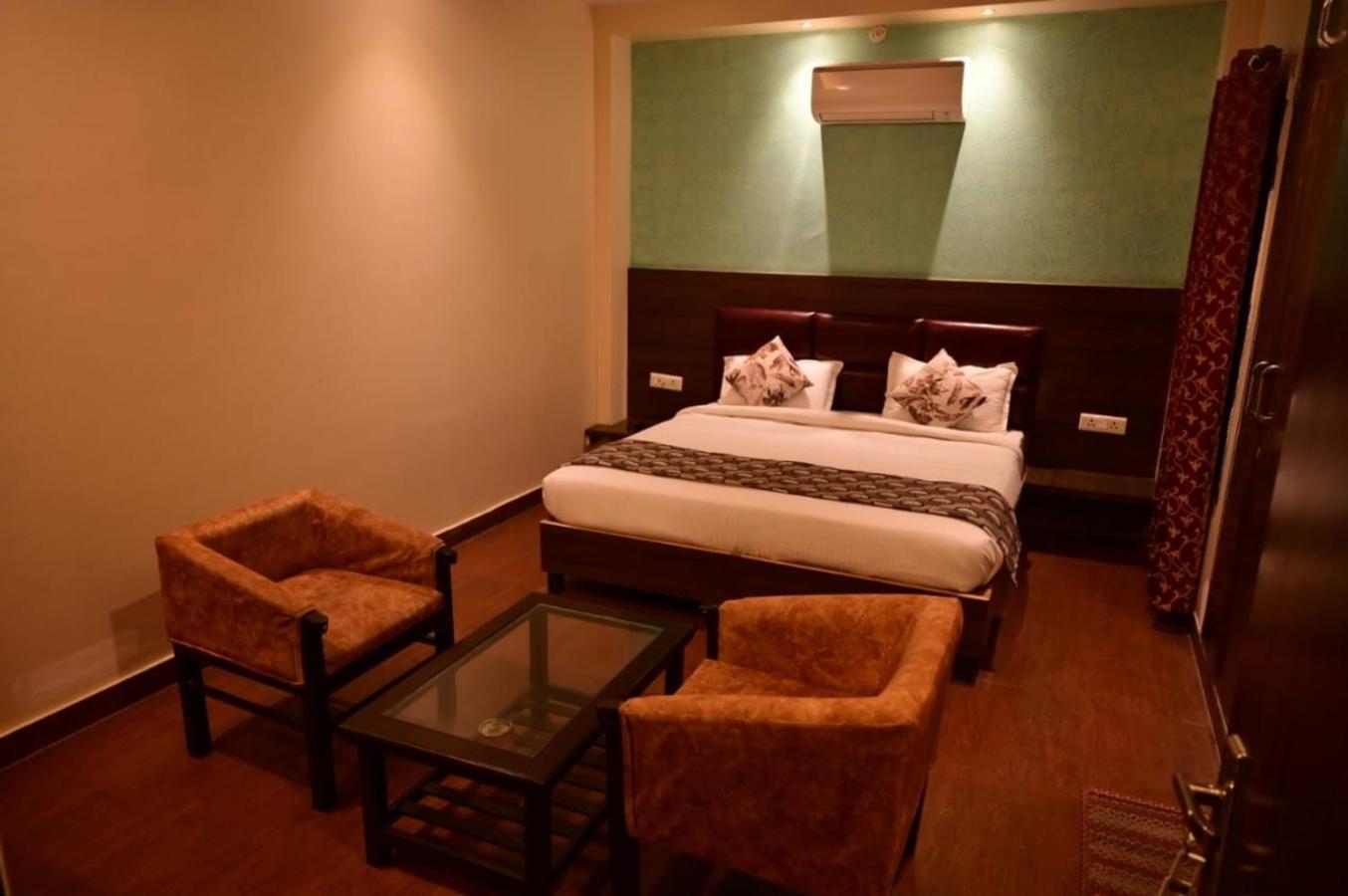 Hotel Gayatri Palace Lucknow Ngoại thất bức ảnh